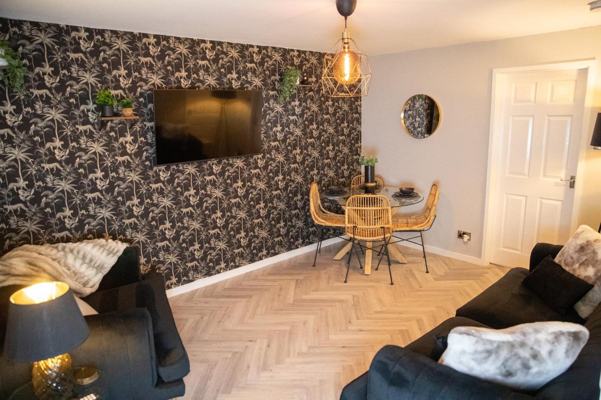 Holiday home 2 Bedroom With Free Parking Close To Leeds Centre Leeds (West Yorkshire)